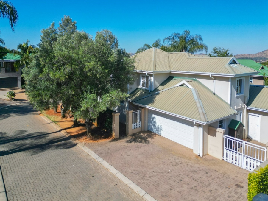 4 Bedroom Property for Sale in Caribbean Beach Club North West